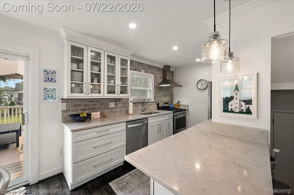 1364 Humphrey Avenue Birmingham City MI 48009