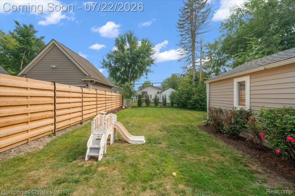 1364 Humphrey Avenue Birmingham City MI 48009