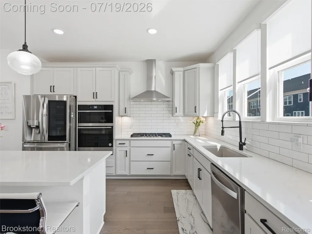 43160 Atwood Avenue Novi City MI 48375