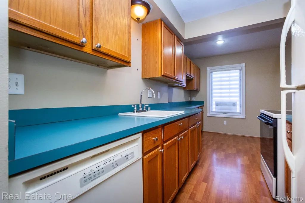111 Manor Way Rochester Hills City MI 48309