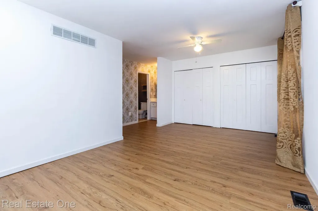 111 Manor Way Rochester Hills City MI 48309