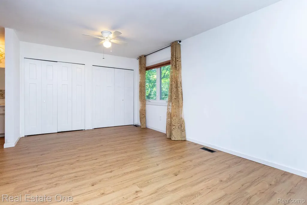 111 Manor Way Rochester Hills City MI 48309