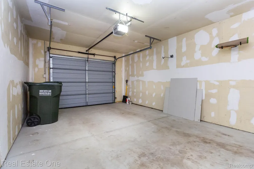 111 Manor Way Rochester Hills City MI 48309