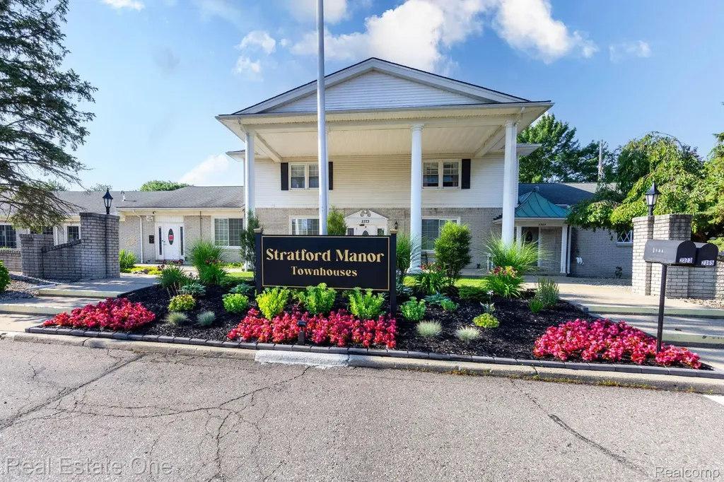 111 Manor Way Rochester Hills City MI 48309
