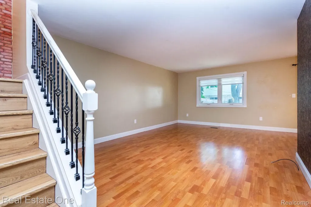111 Manor Way Rochester Hills City MI 48309