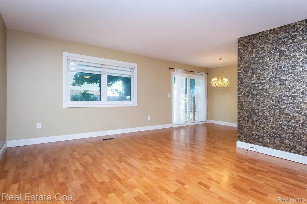 111 Manor Way Rochester Hills City MI 48309