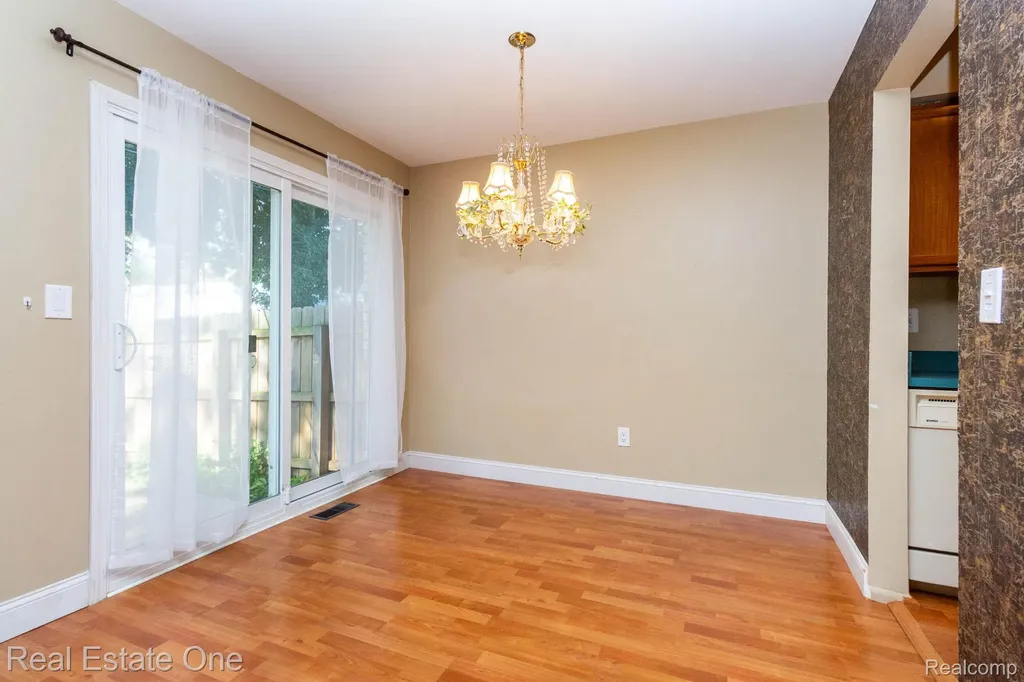 111 Manor Way Rochester Hills City MI 48309
