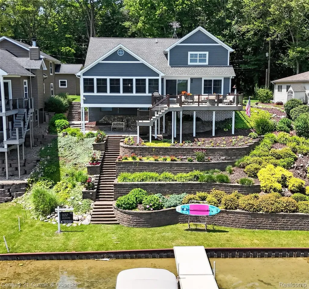2770 Cozy Cove Waterloo Township MI 49240