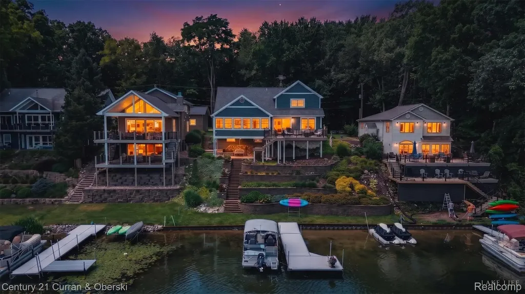 2770 Cozy Cove Waterloo Township MI 49240