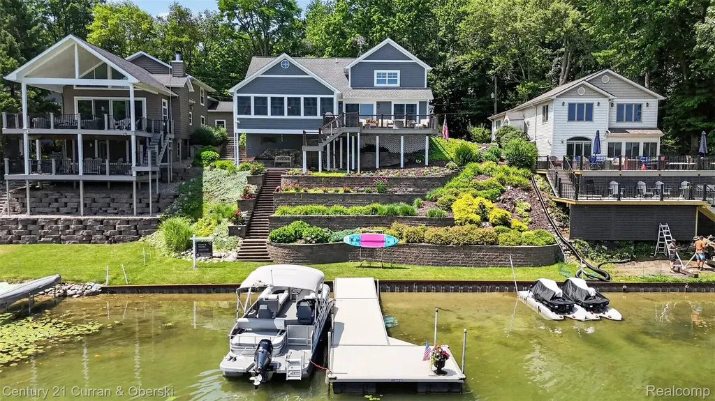 2770 Cozy Cove Waterloo Township MI 49240
