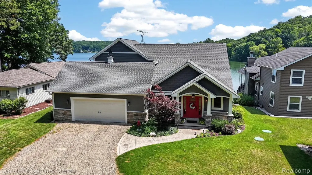 2770 Cozy Cove Waterloo Township MI 49240