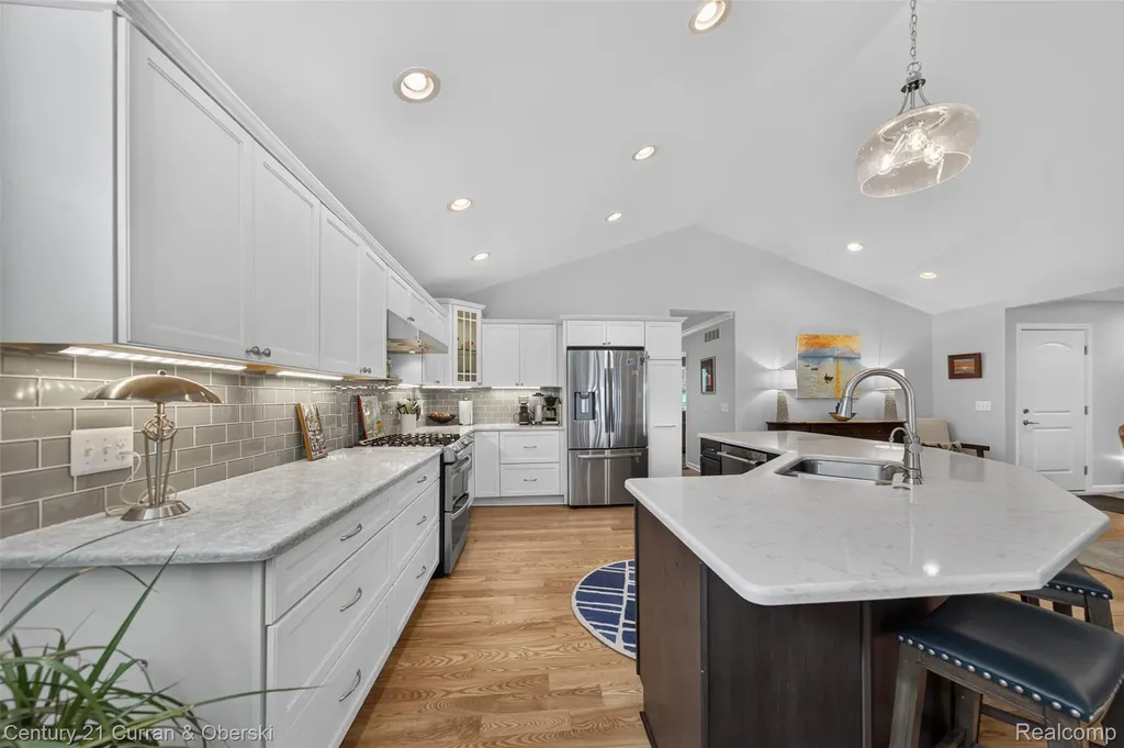 2770 Cozy Cove Waterloo Township MI 49240