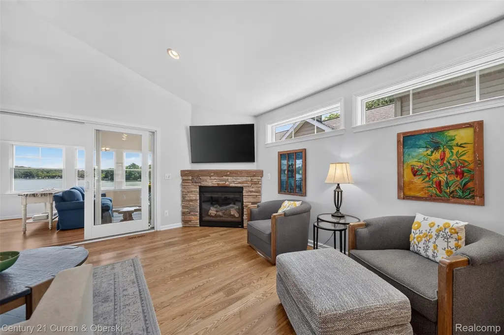 2770 Cozy Cove Waterloo Township MI 49240