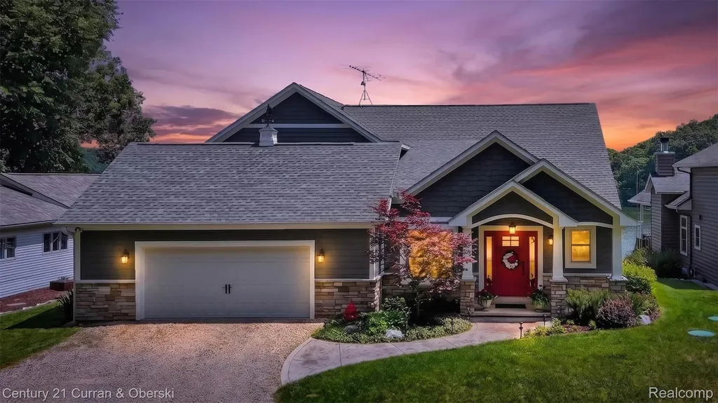 2770 Cozy Cove Waterloo Township MI 49240