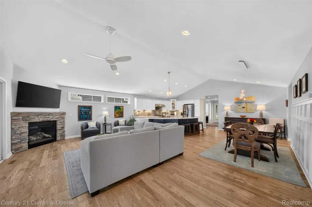 2770 Cozy Cove Waterloo Township MI 49240