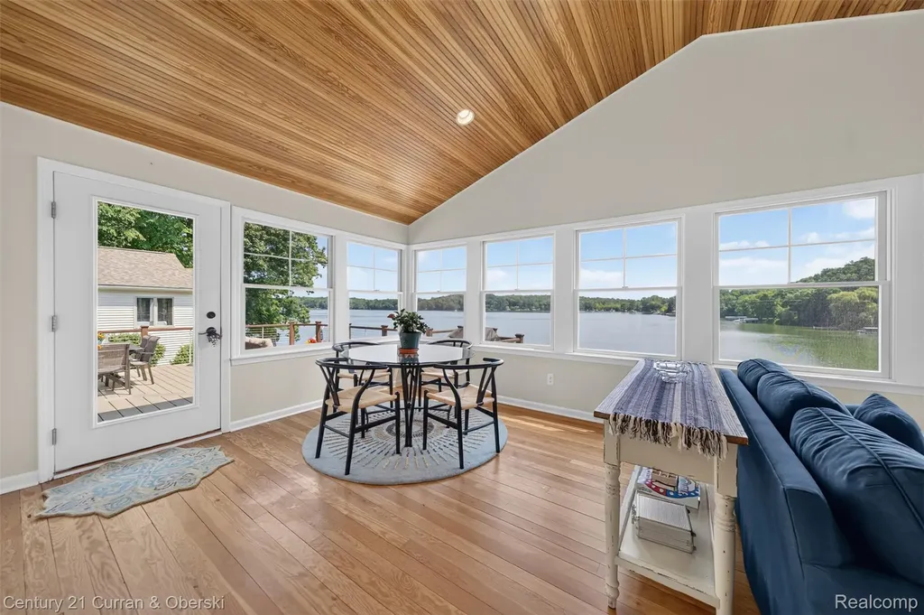 2770 Cozy Cove Waterloo Township MI 49240