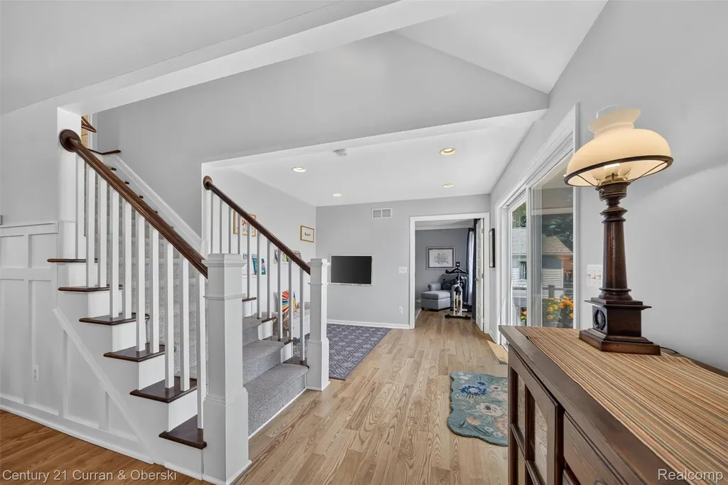 2770 Cozy Cove Waterloo Township MI 49240