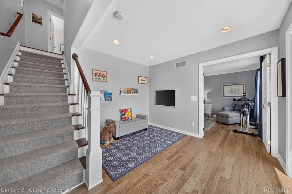 2770 Cozy Cove Waterloo Township MI 49240