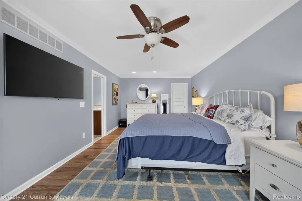 2770 Cozy Cove Waterloo Township MI 49240