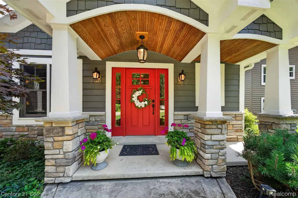 2770 Cozy Cove Waterloo Township MI 49240