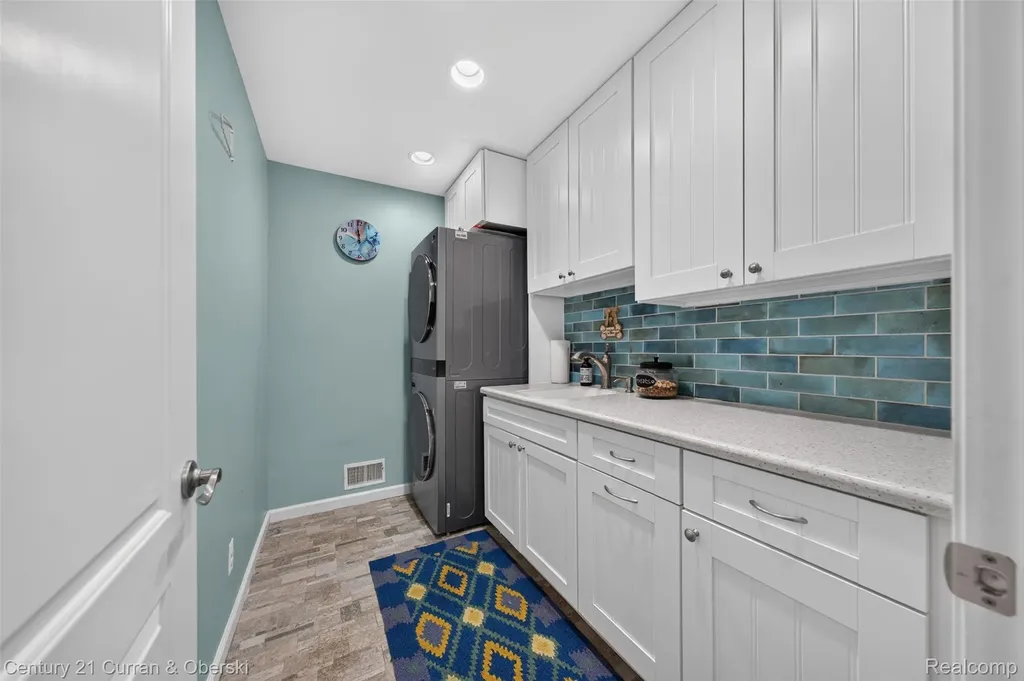 2770 Cozy Cove Waterloo Township MI 49240