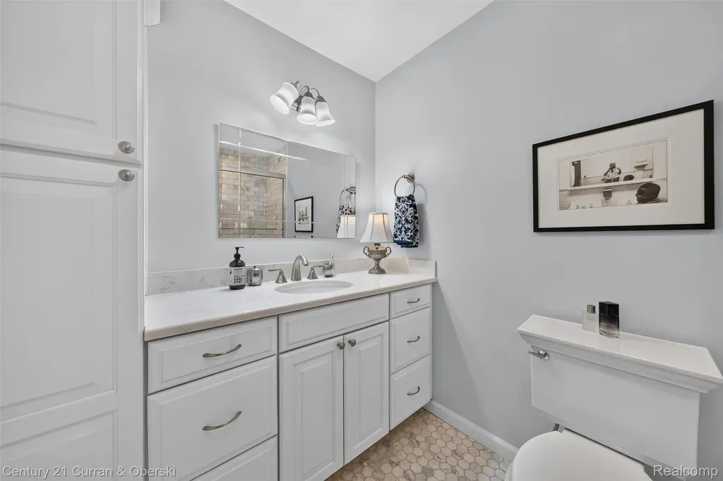 2770 Cozy Cove Waterloo Township MI 49240