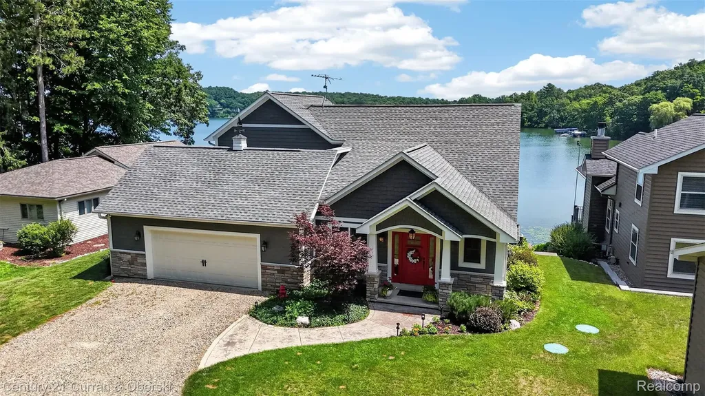 2770 Cozy Cove Waterloo Township MI 49240