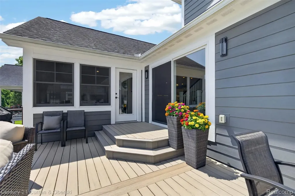 2770 Cozy Cove Waterloo Township MI 49240