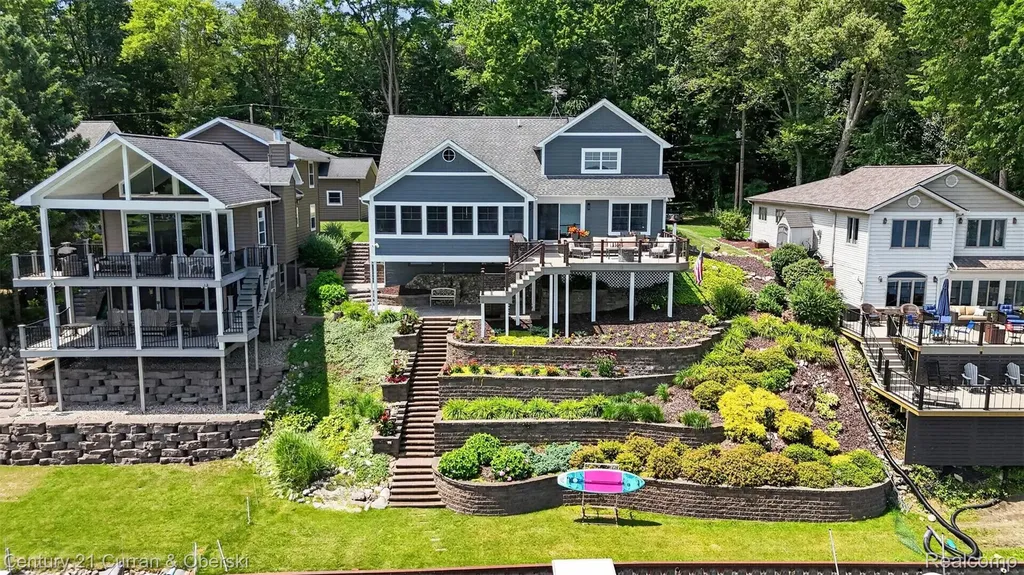 2770 Cozy Cove Waterloo Township MI 49240