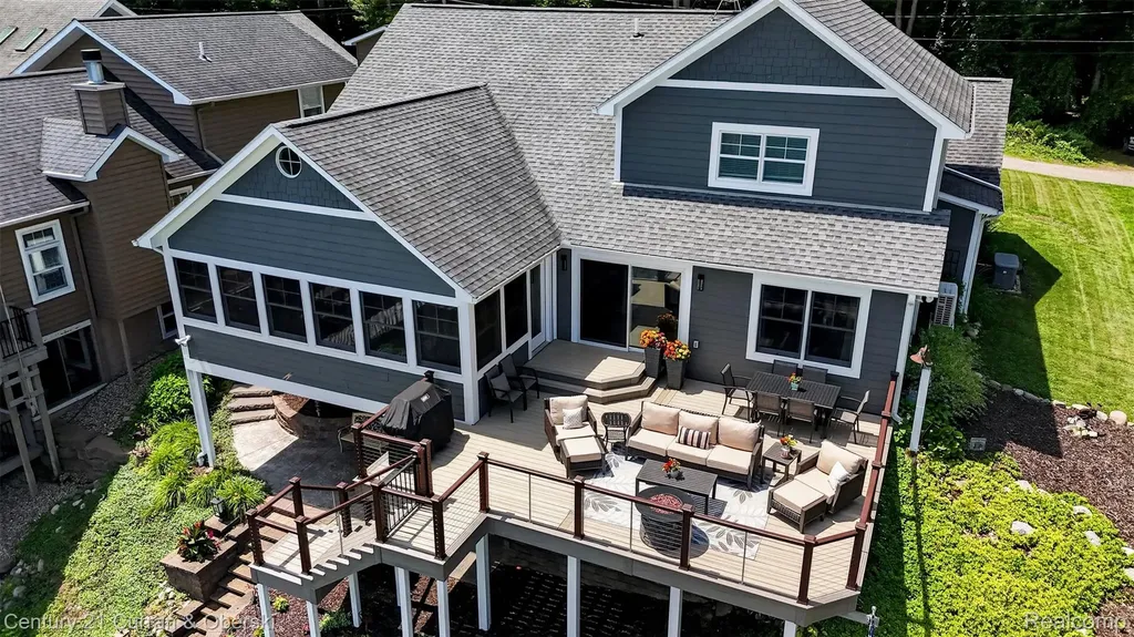 2770 Cozy Cove Waterloo Township MI 49240