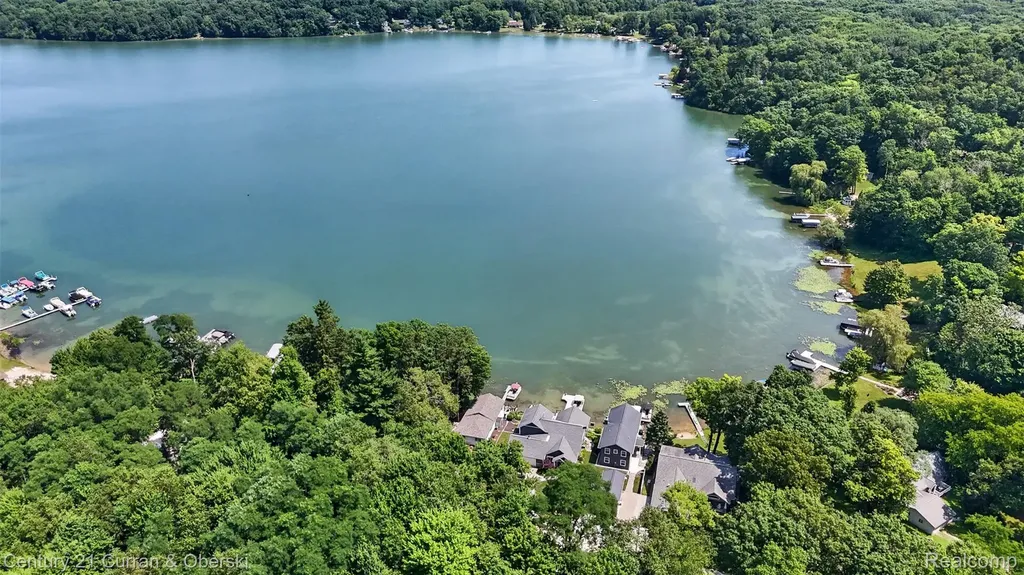 2770 Cozy Cove Waterloo Township MI 49240