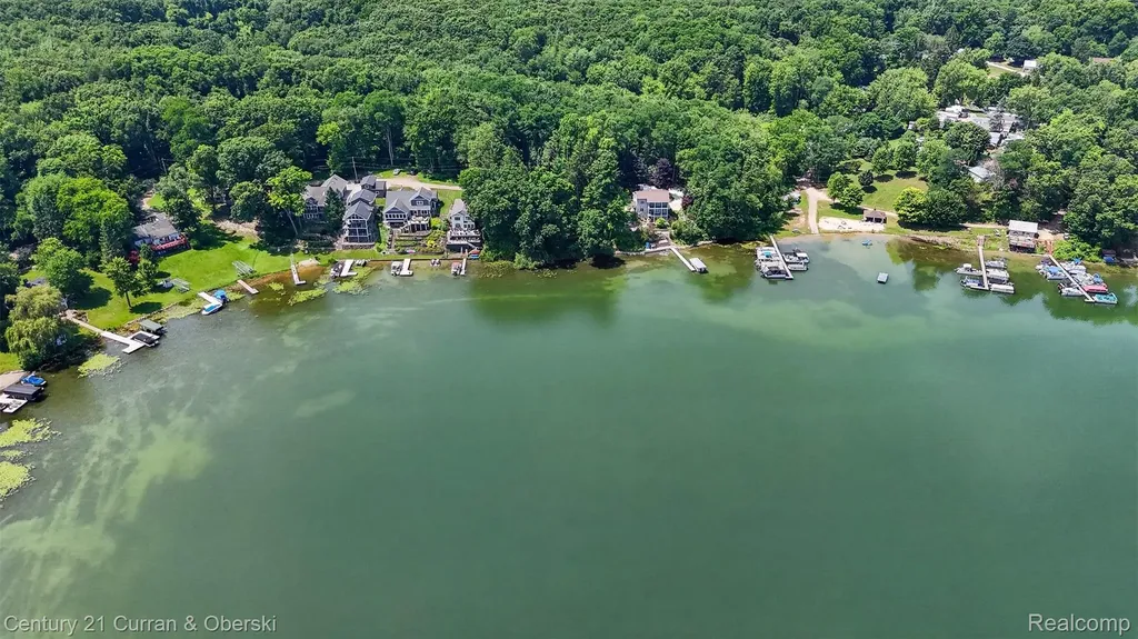 2770 Cozy Cove Waterloo Township MI 49240