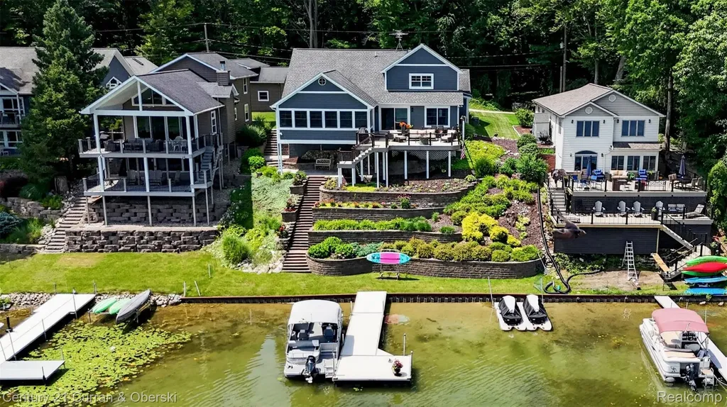 2770 Cozy Cove Waterloo Township MI 49240