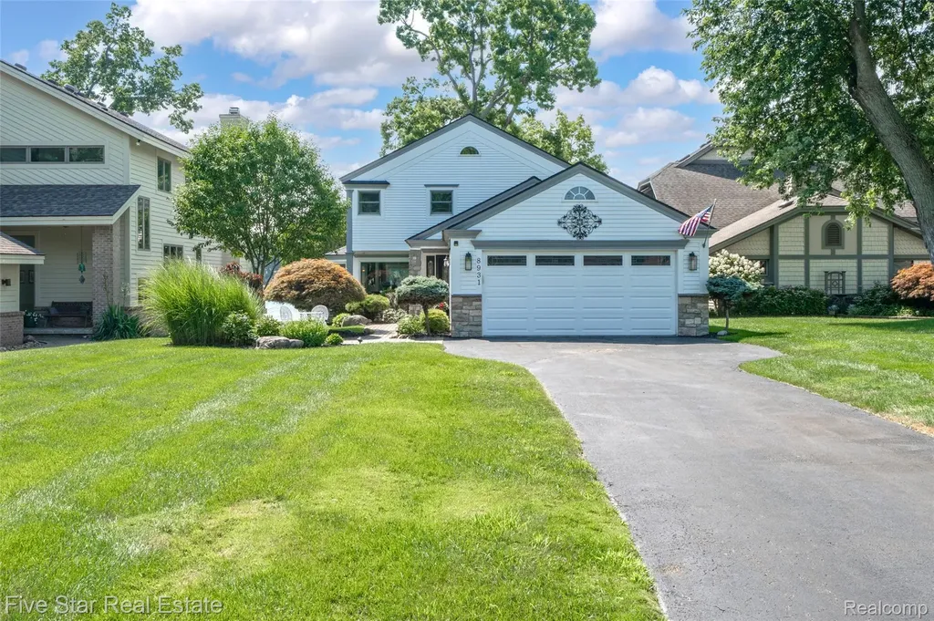 8931 Edgewood Park Drive Commerce Charter Township MI 48382