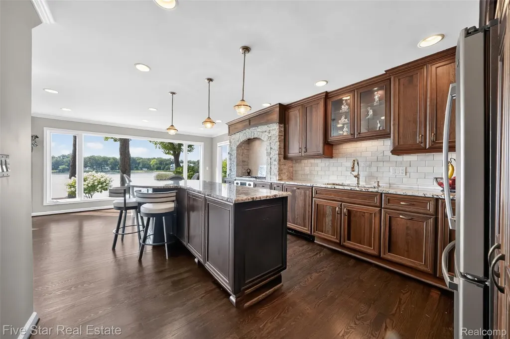 8931 Edgewood Park Drive Commerce Charter Township MI 48382