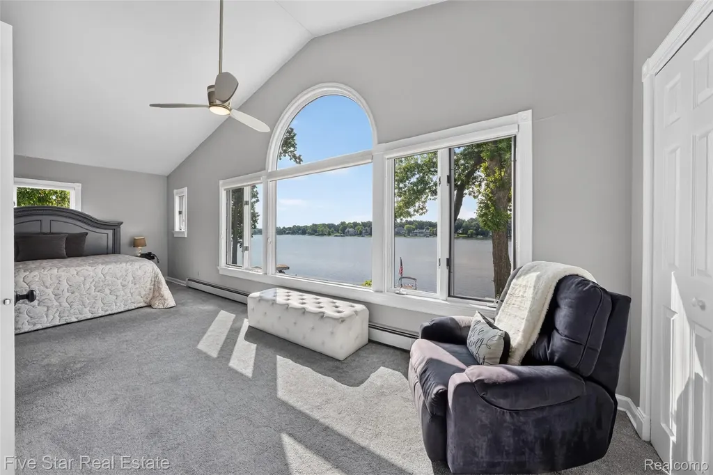 8931 Edgewood Park Drive Commerce Charter Township MI 48382