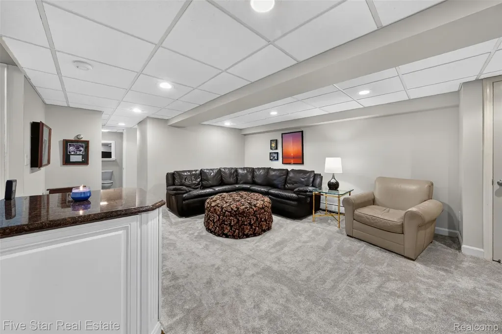 8931 Edgewood Park Drive Commerce Charter Township MI 48382