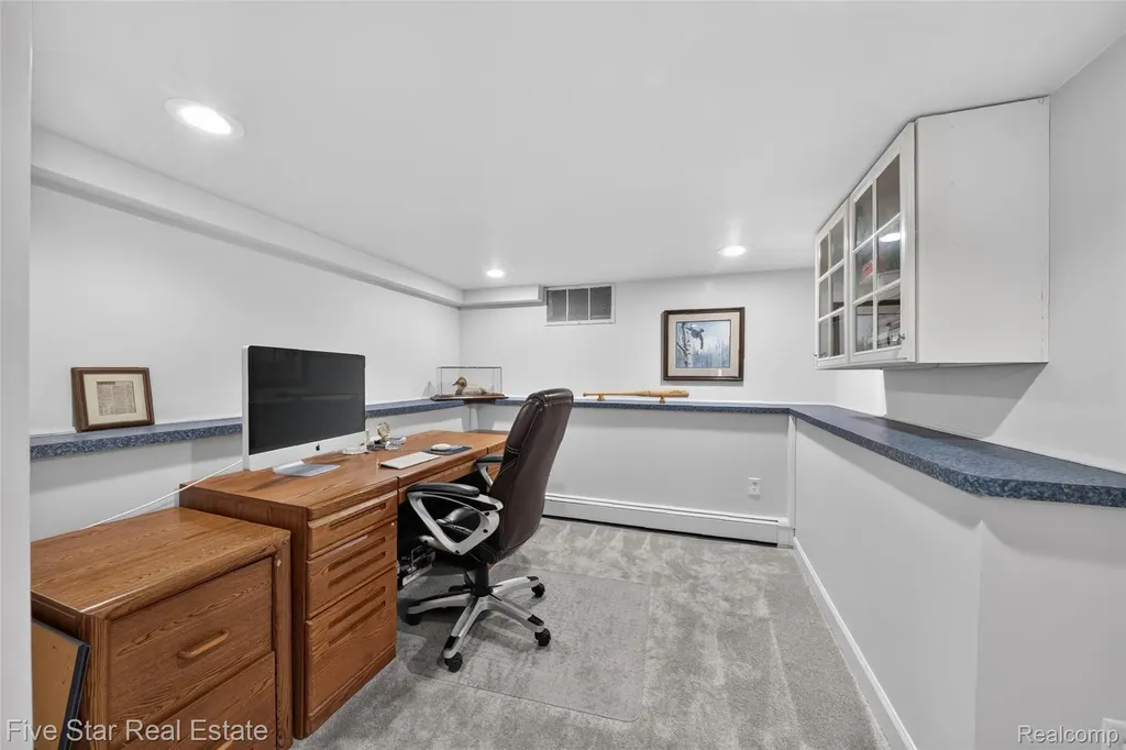 8931 Edgewood Park Drive Commerce Charter Township MI 48382