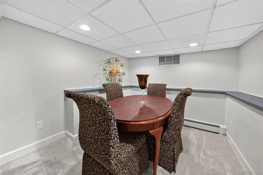 8931 Edgewood Park Drive Commerce Charter Township MI 48382