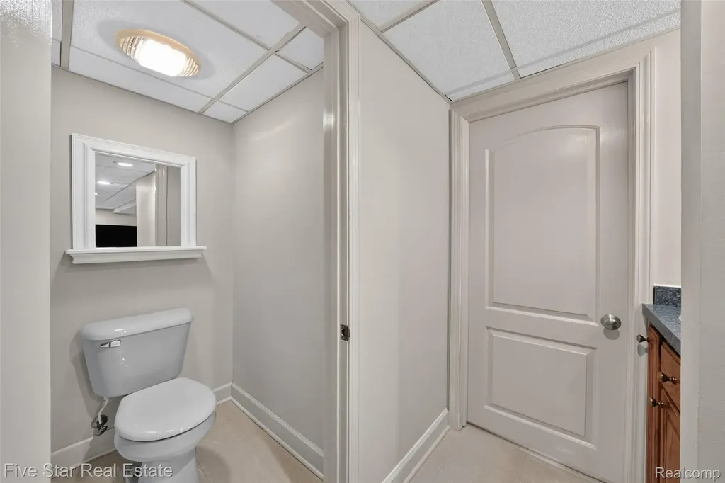 8931 Edgewood Park Drive Commerce Charter Township MI 48382