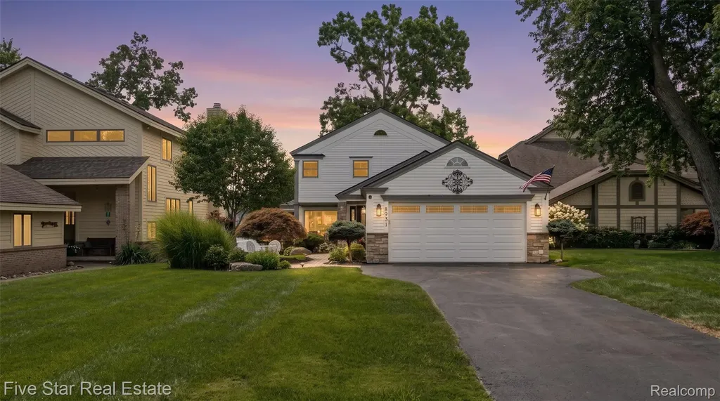 8931 Edgewood Park Drive Commerce Charter Township MI 48382