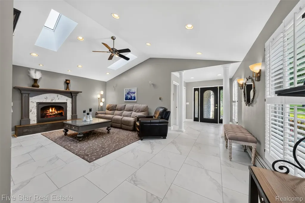 8931 Edgewood Park Drive Commerce Charter Township MI 48382