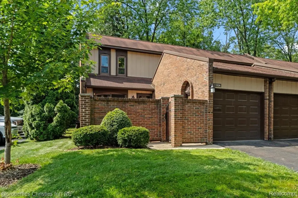 1153 Kirts Boulevard Troy City MI 48084