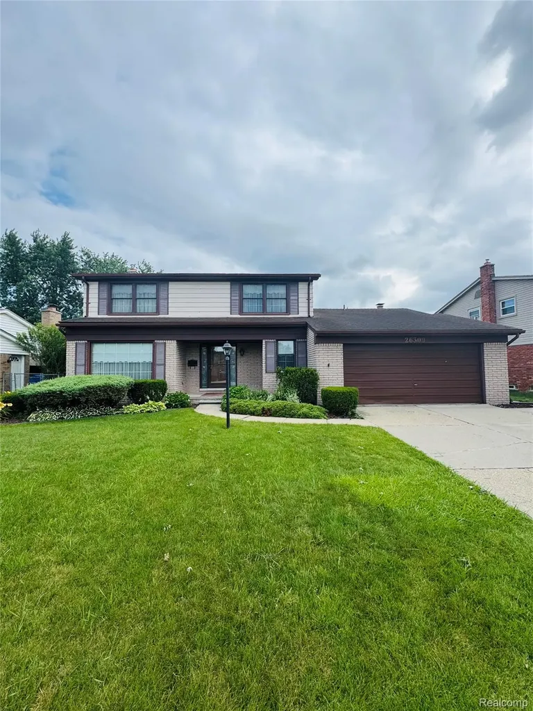 26309 Cecile Street Dearborn Heights City MI 48127