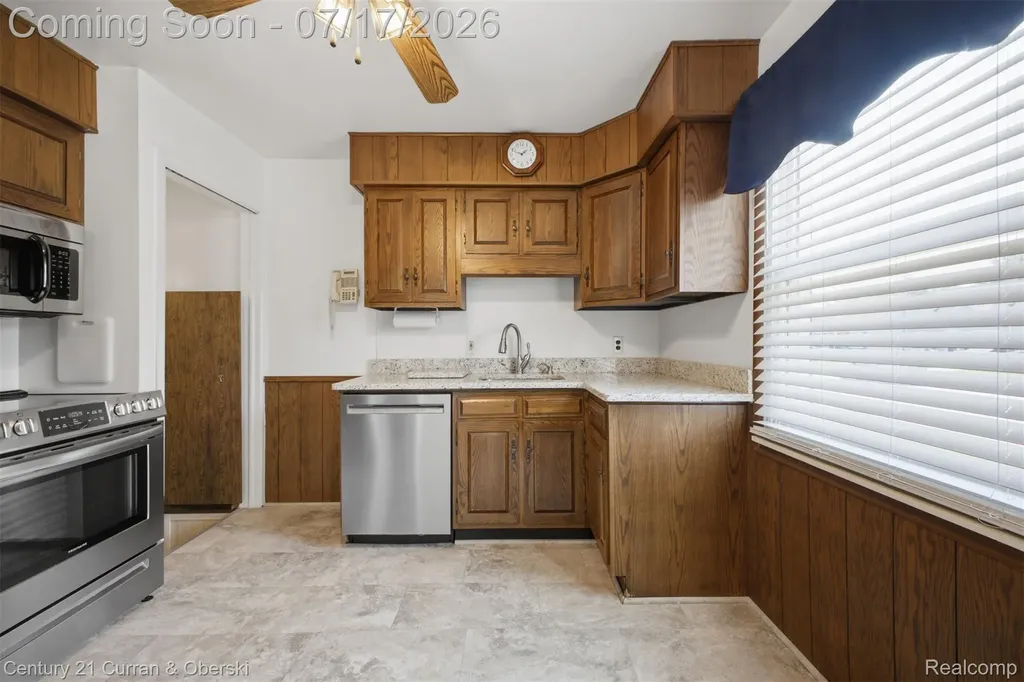 15924 Hanover Avenue Allen Park City MI 48101