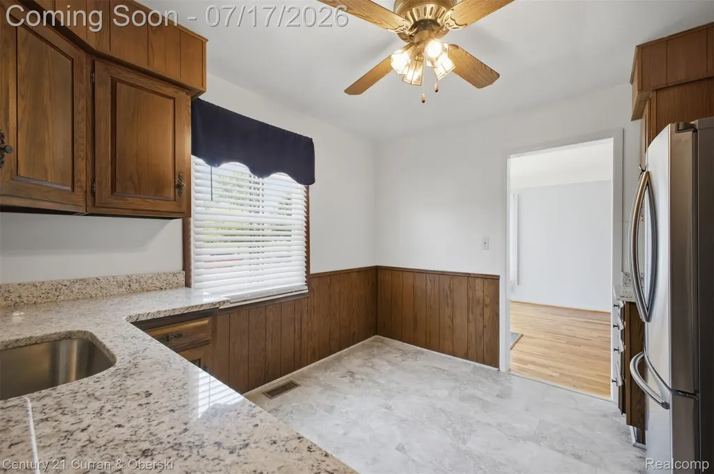 15924 Hanover Avenue Allen Park City MI 48101