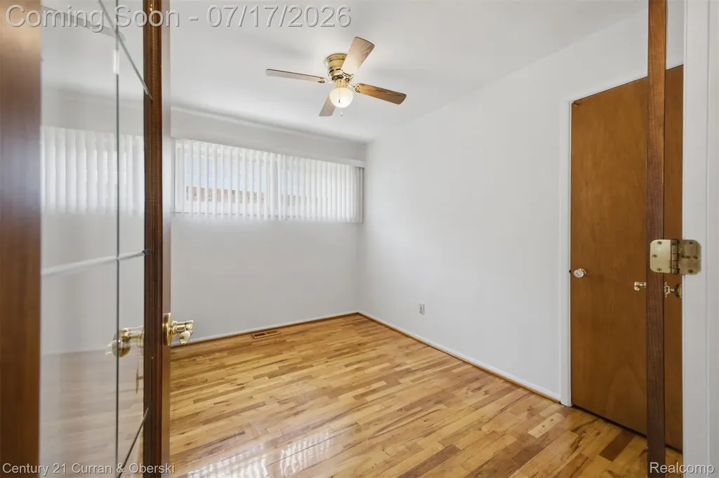 15924 Hanover Avenue Allen Park City MI 48101