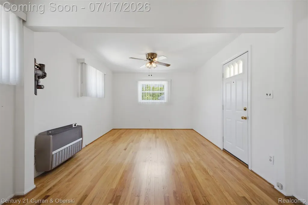 15924 Hanover Avenue Allen Park City MI 48101