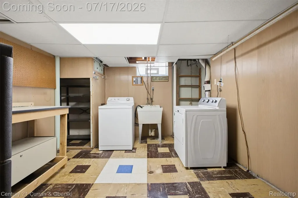 15924 Hanover Avenue Allen Park City MI 48101