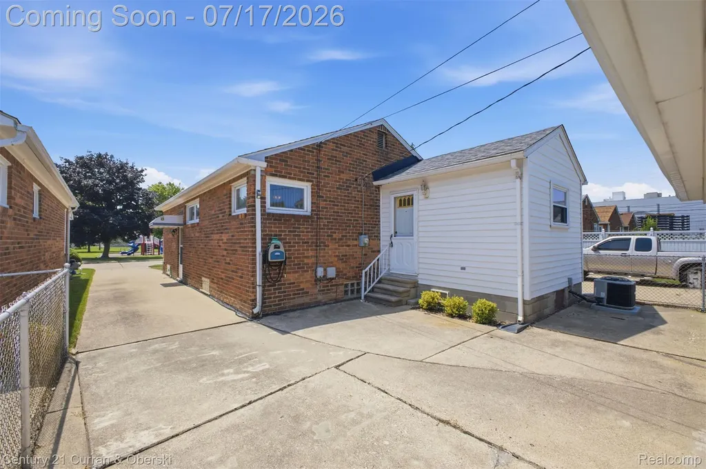 15924 Hanover Avenue Allen Park City MI 48101